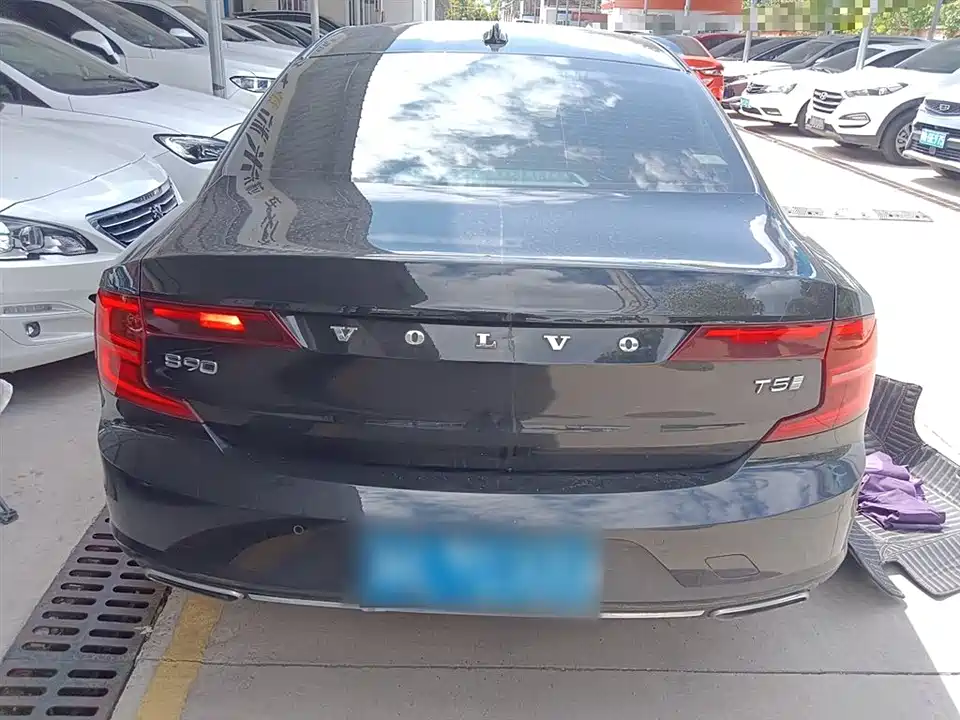 Volvo S90