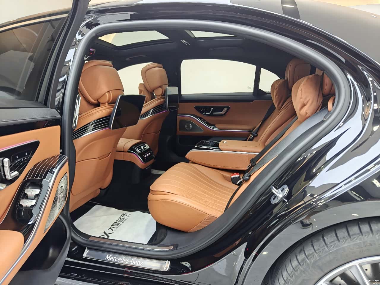 Mercedes-Benz S-Class, 2024 9