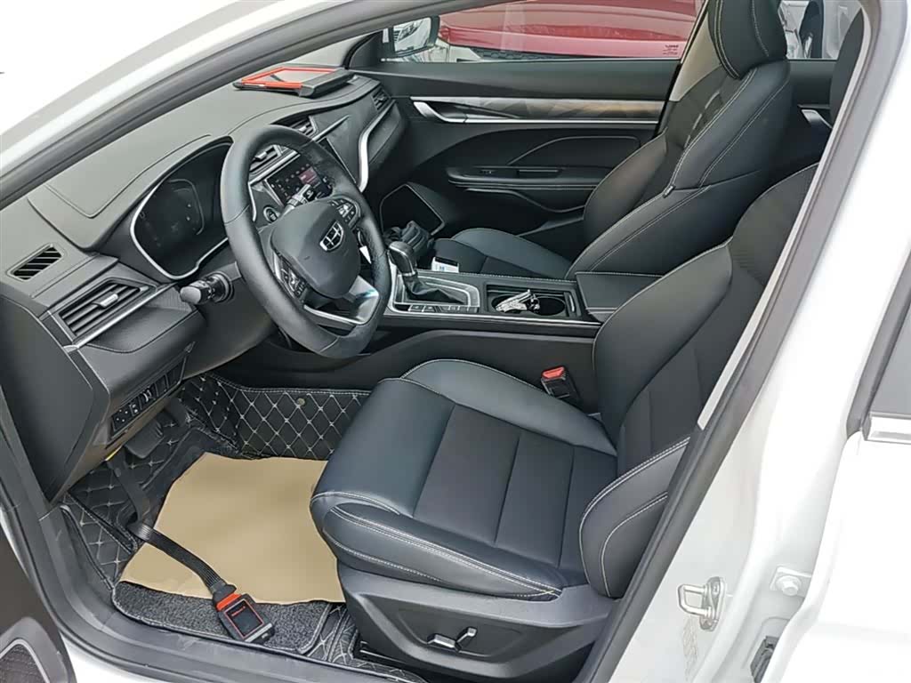 Geely Binray, 2022 15