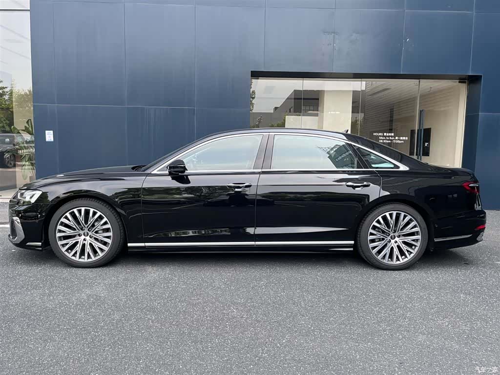 Audi A8L, 2025 4
