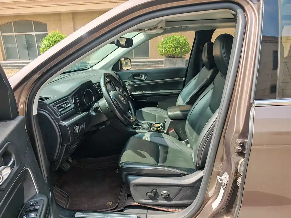 Jeep Grand Commander