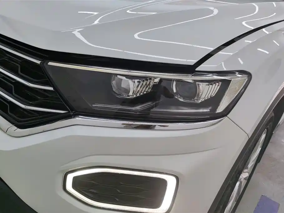 Volkswagen T-ROC exploring Songs