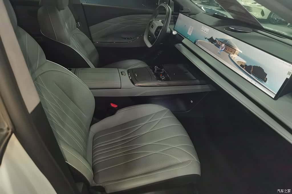 Geely E8, 2025 8