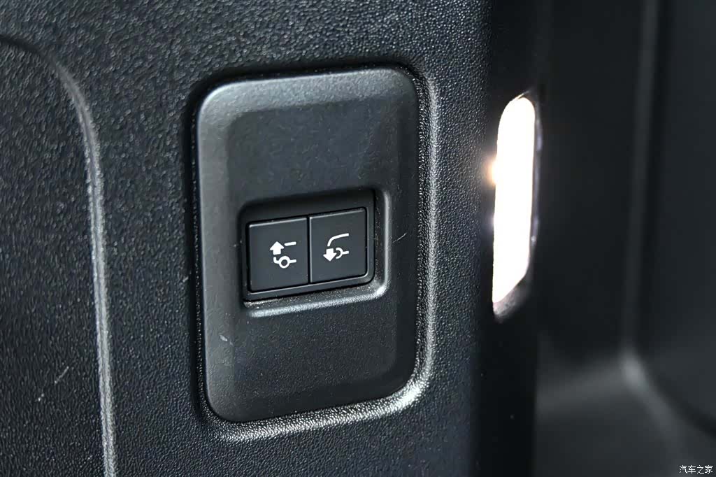 Land Rover Defender, 2024 35