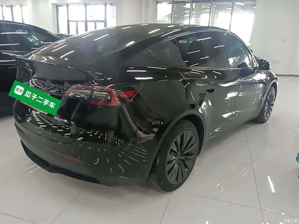Tesla Model Y, 2023 7