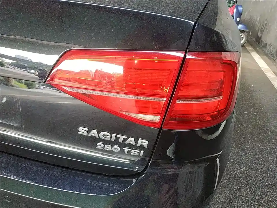 Volkswagen Sagitar