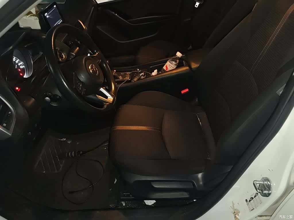 Mazda Mazda3, 2017 8