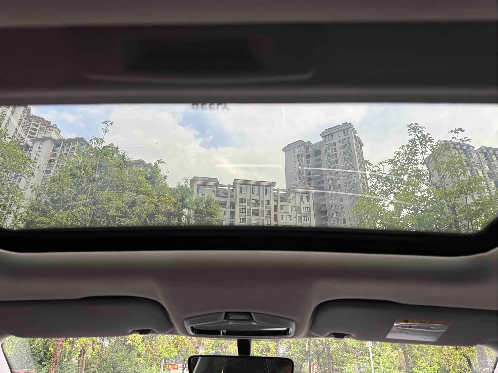 Geely Emgrand, 2022 15