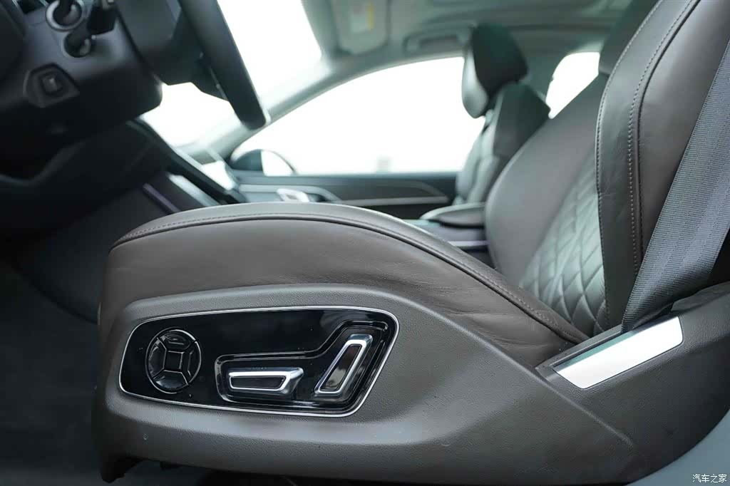Audi A8L, 2021 13