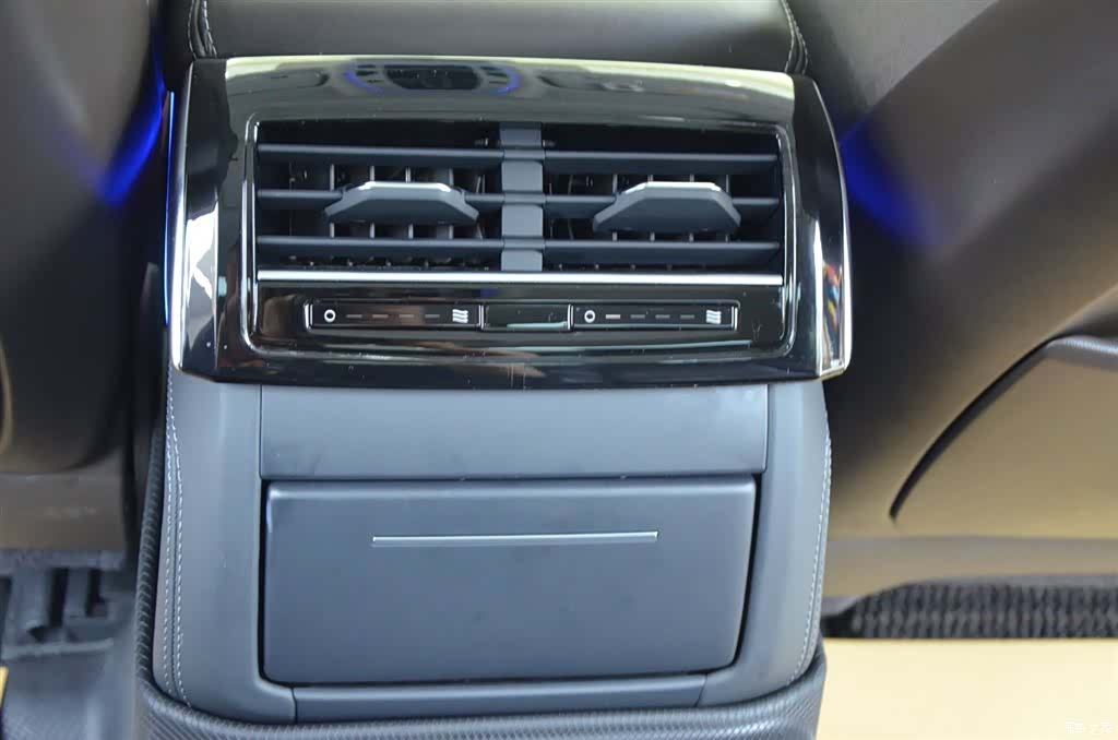 Audi A8L, 2025 11