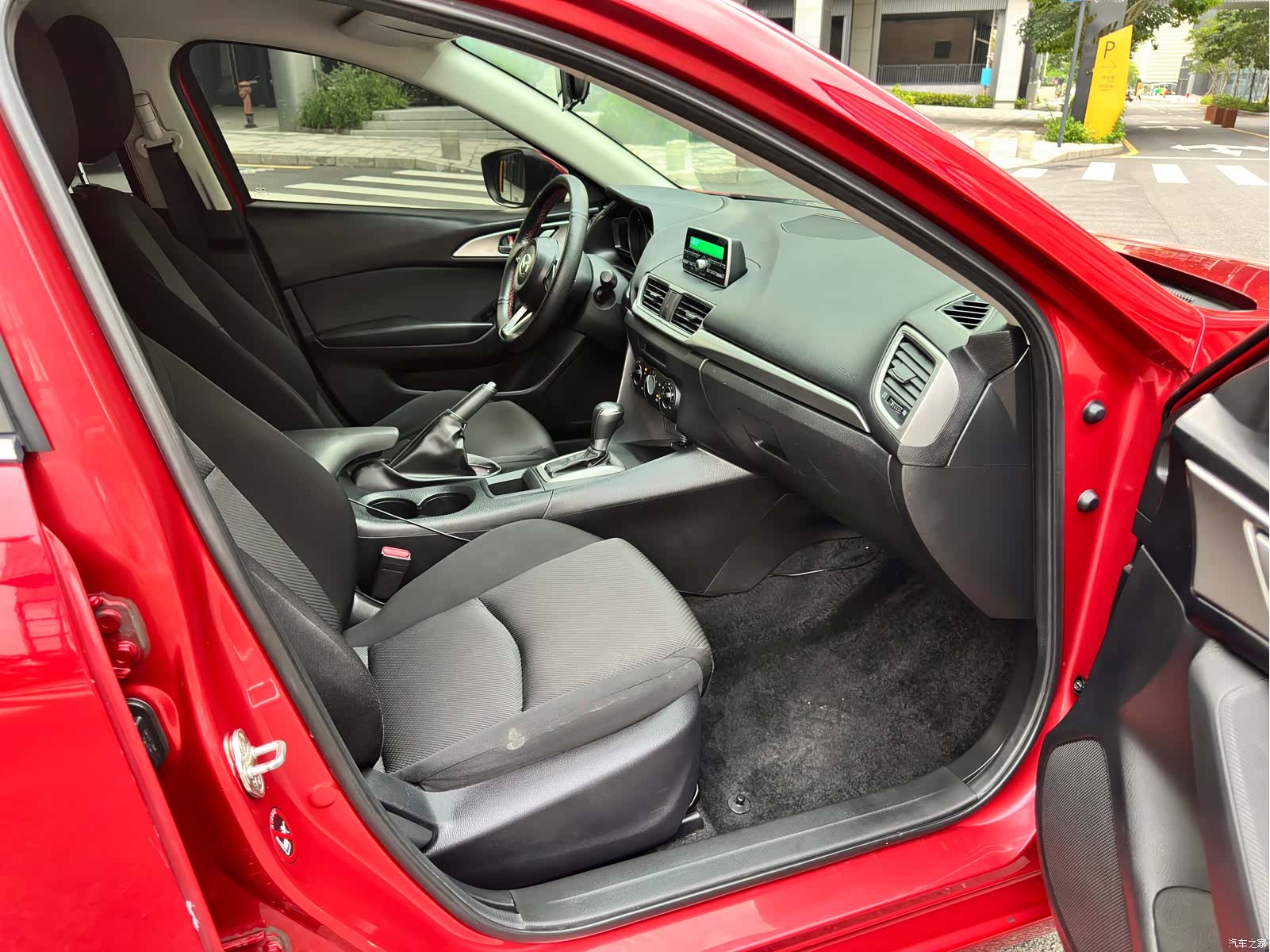 Mazda Mazda3, 2017 11