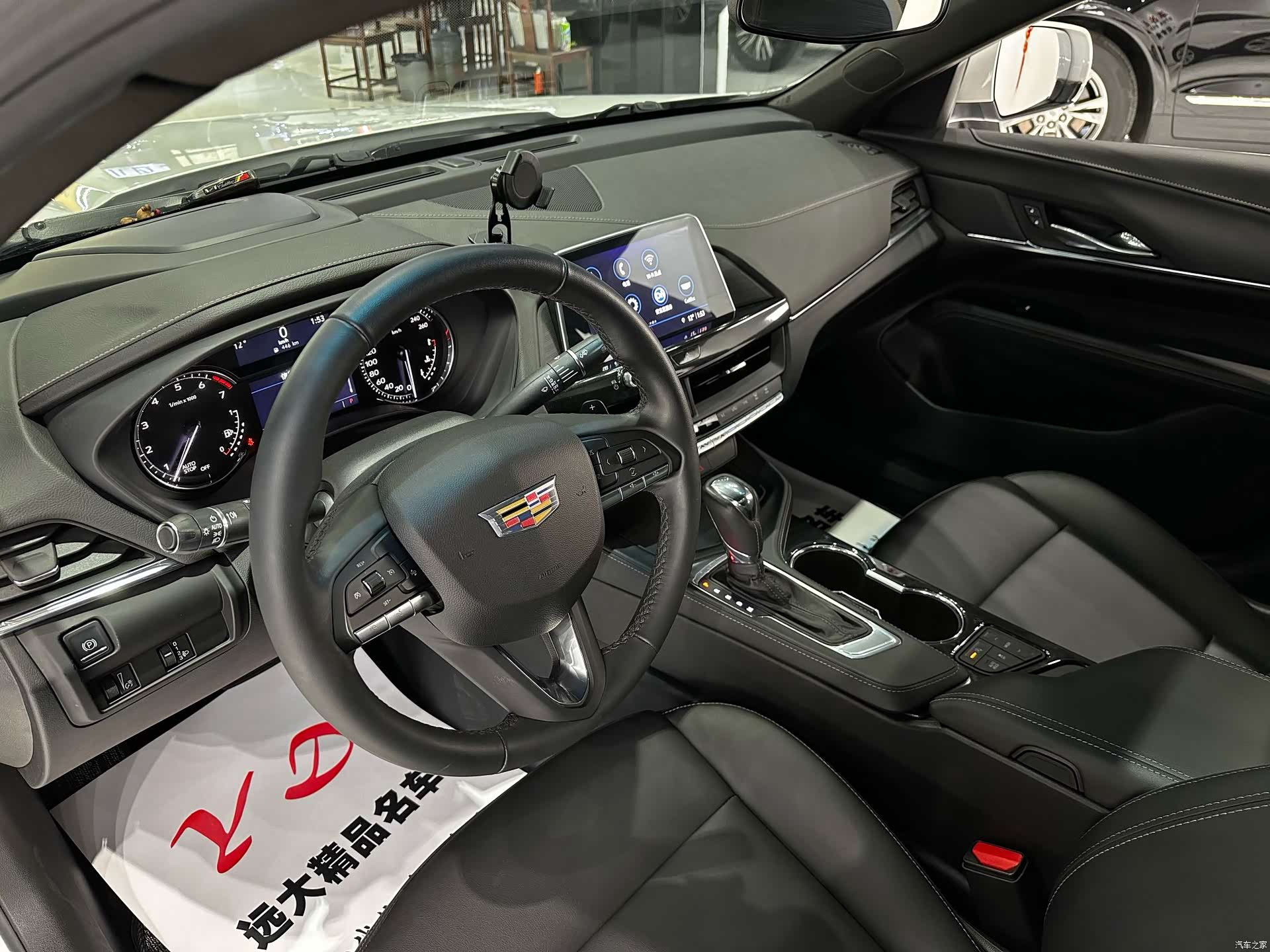 Cadillac CT4, 2023 все фото