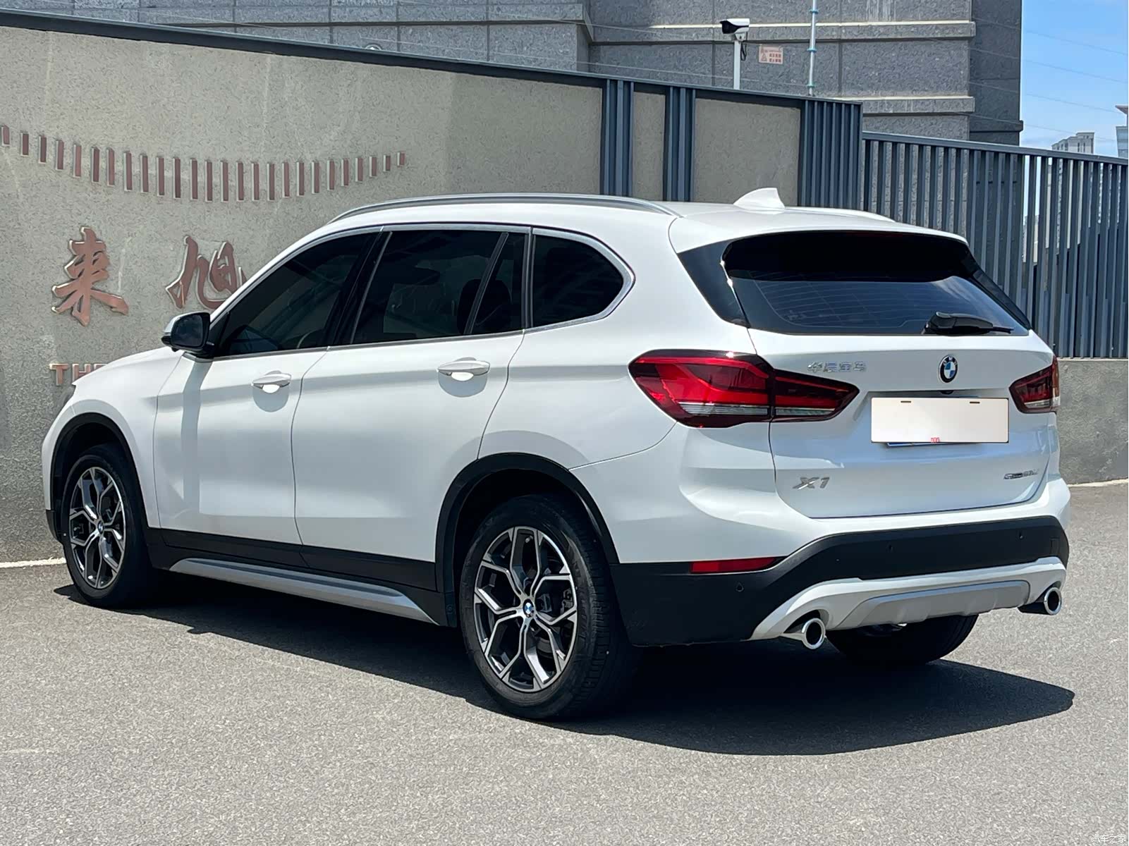 BMW X1, 2022 все фото