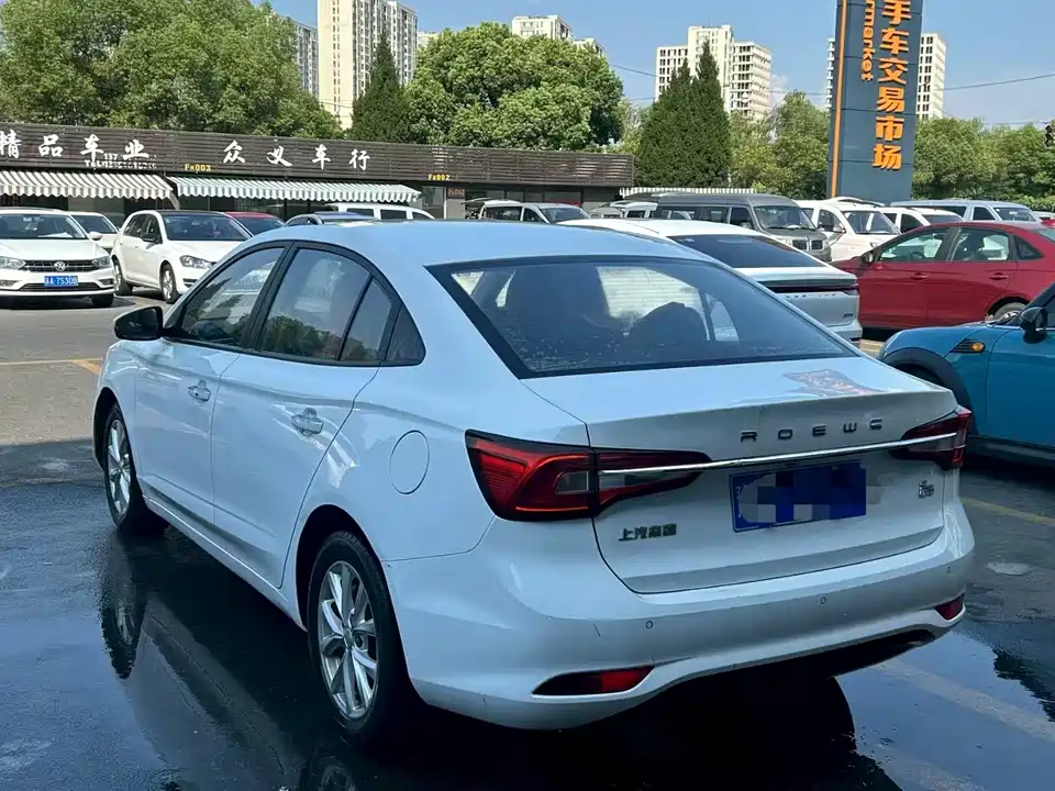 Roewe i5