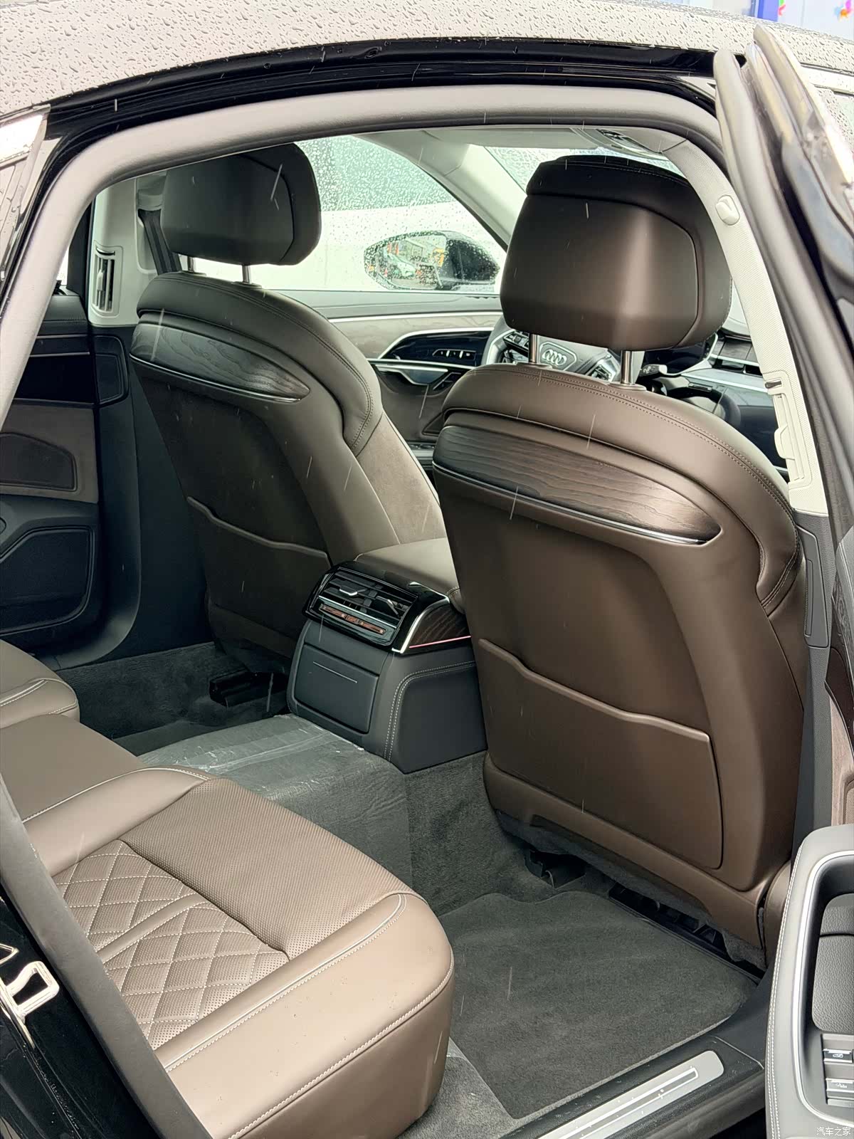 Audi A8L, 2025 4