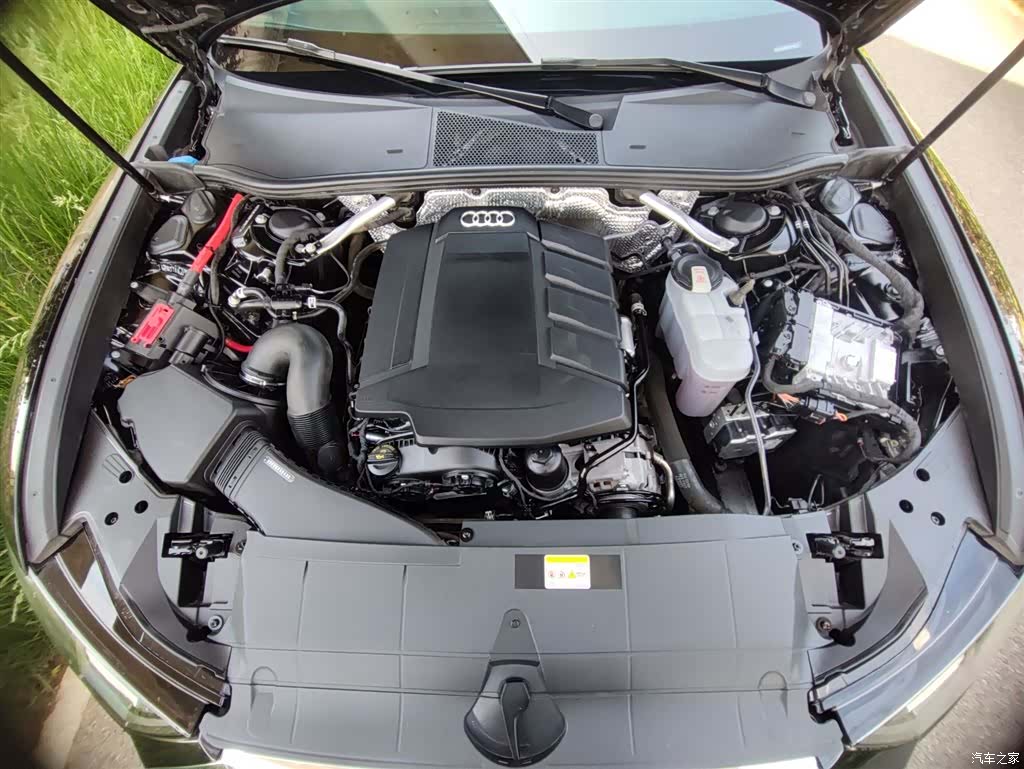 Audi A6L, 2023 все фото