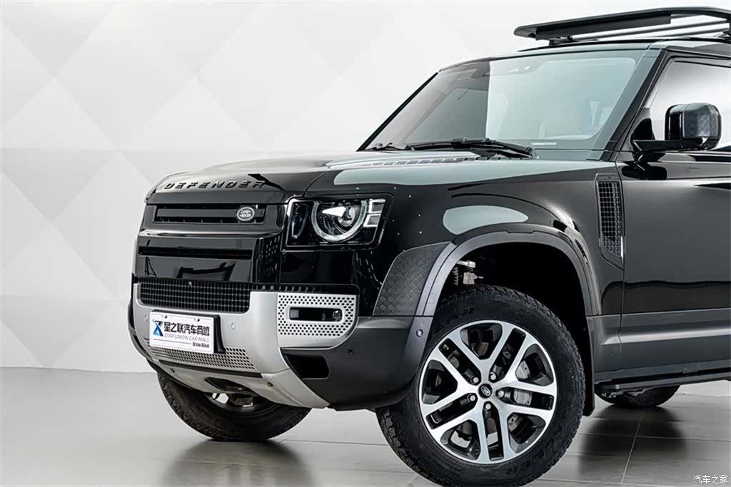 Land Rover Defender, 2021 3