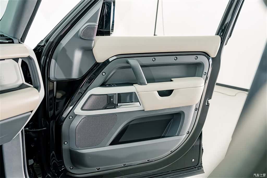 Land Rover Defender, 2021 19