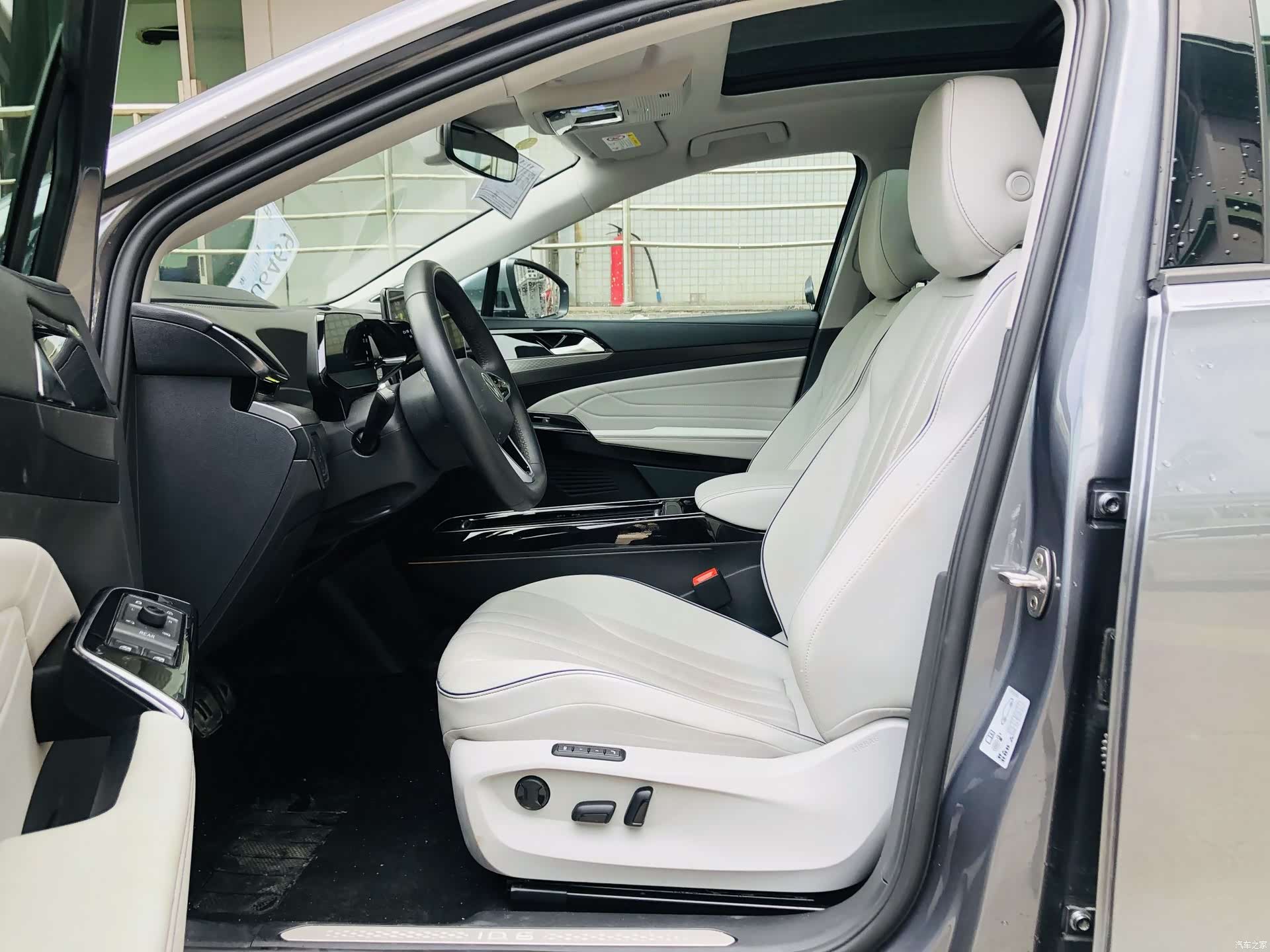 Volkswagen ID.6, 2024 9