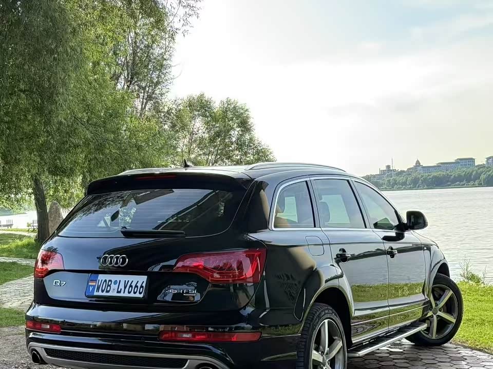 Audi Q7 Audi Q7
