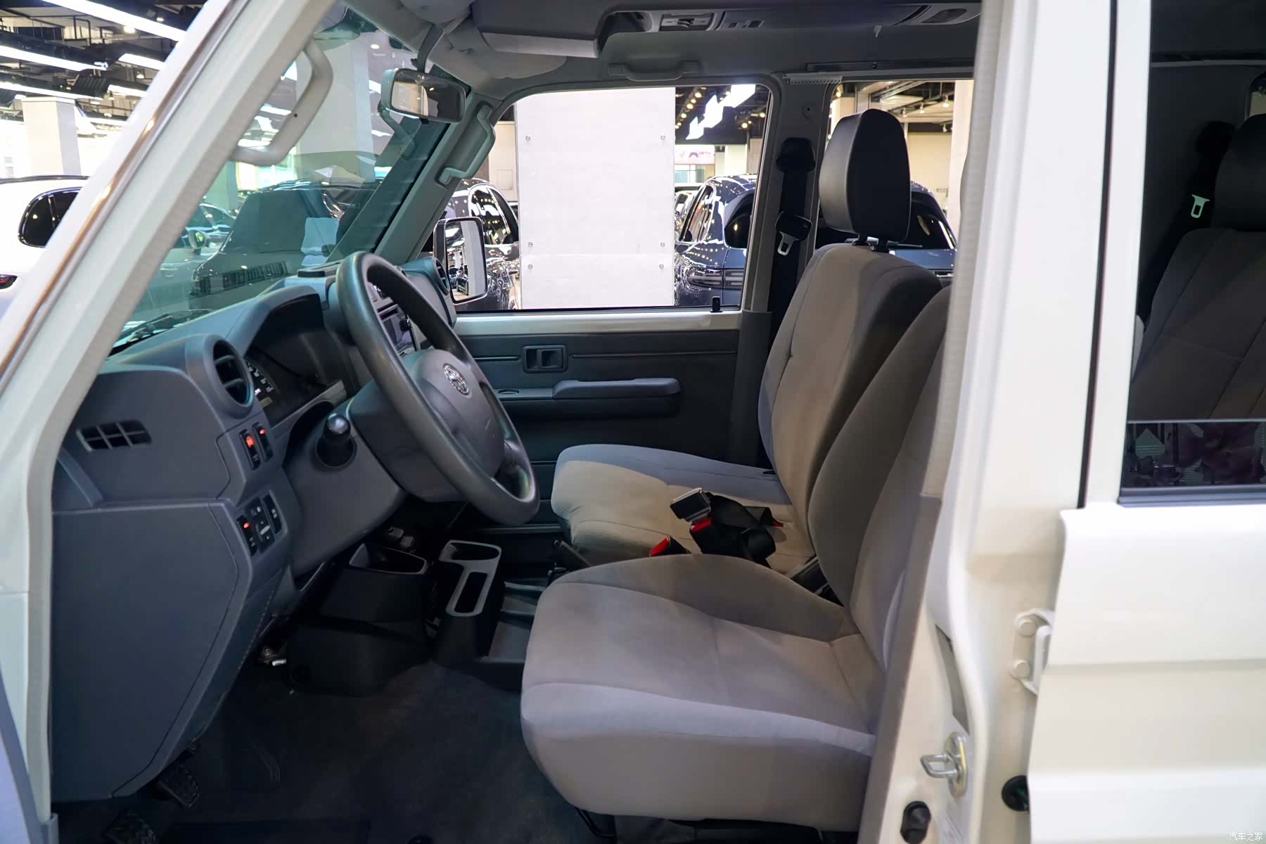 Toyota Land Cruiser, 2023 8