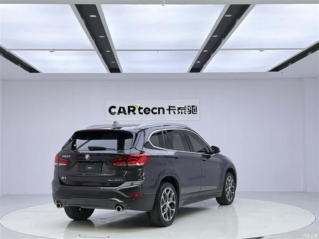 BMW X1, 2023 все фото