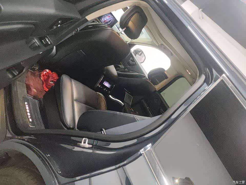 Lincoln Aviator, 2023 6