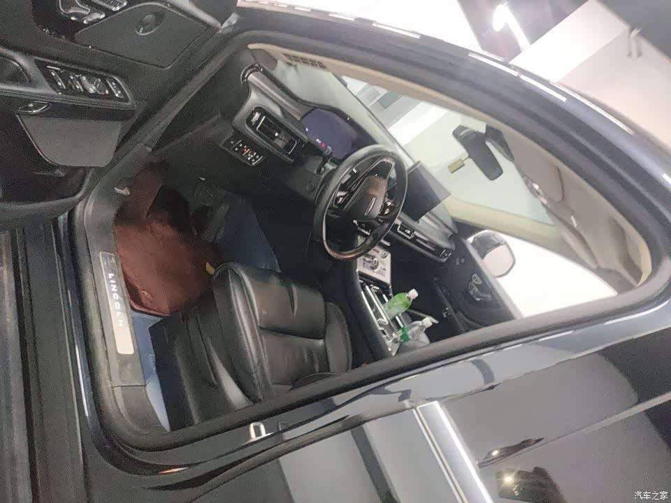 Lincoln Aviator, 2023 4