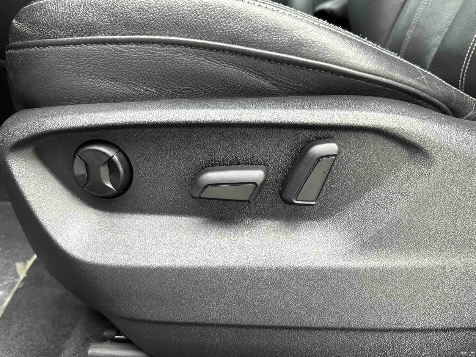 Audi Q2L, 2022 11