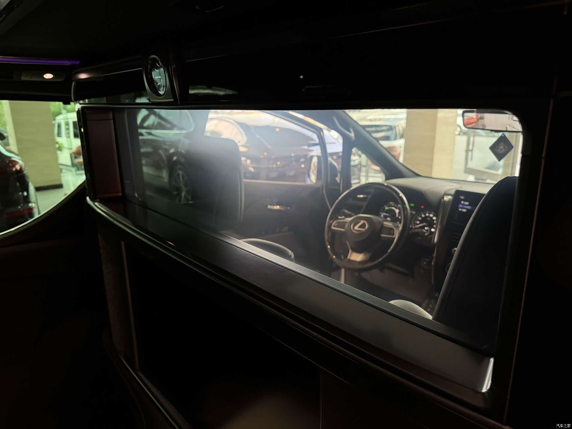 Lexus LM, 2022 14
