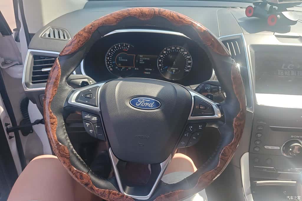 Ford Edge, 2015 14