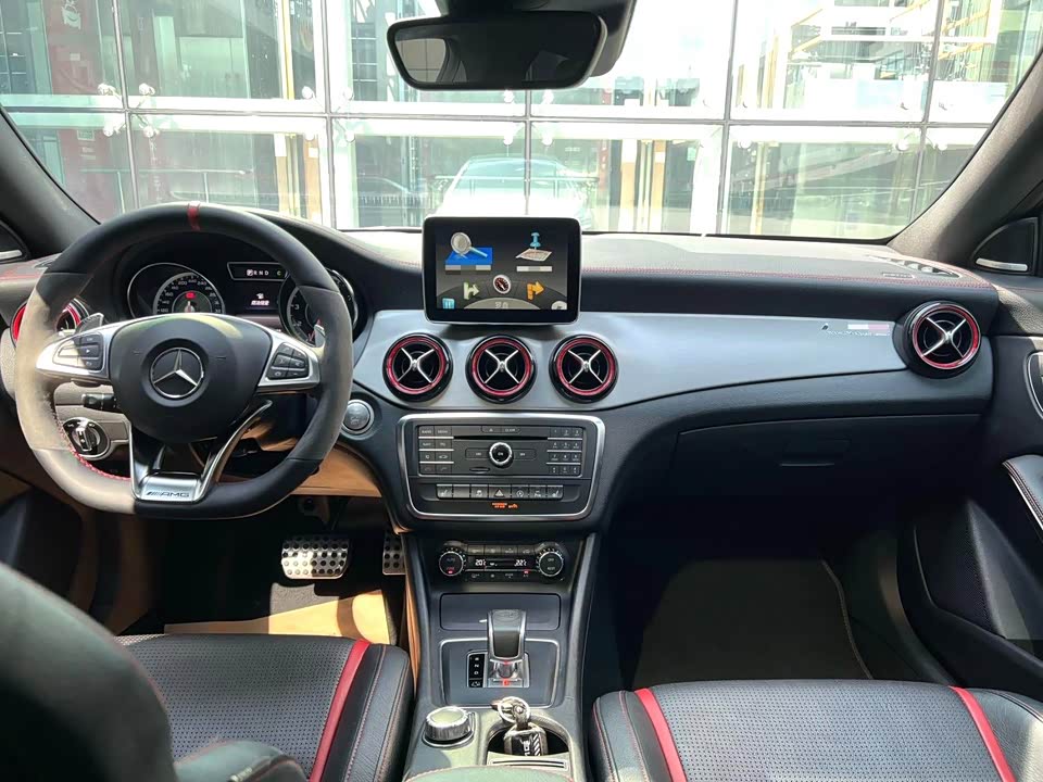 Mercedes-Benz CLA AMG Mercedes-Benz CLA AMG