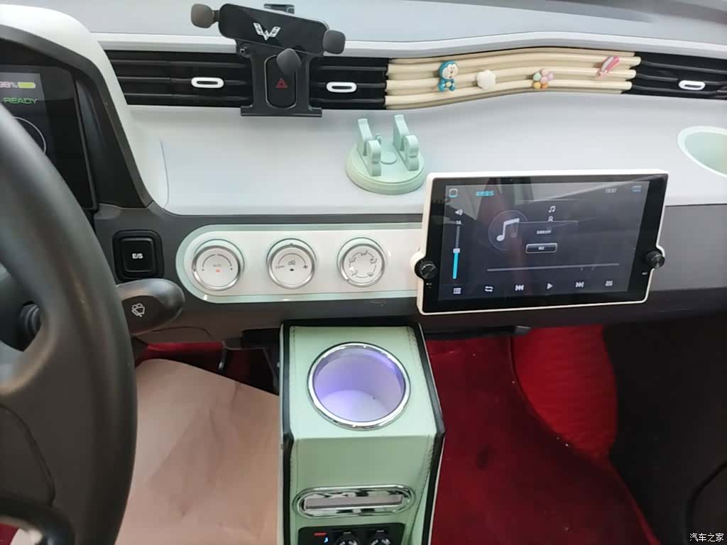 Wuling MINIEV, 2022 13