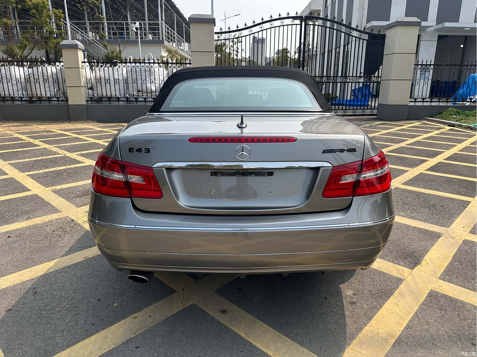Mercedes-Benz E-Class, 2011 4