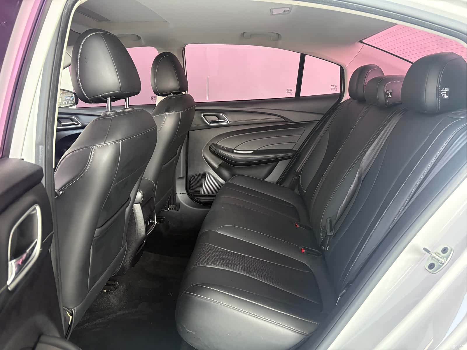 Roewe i5, 2020 6