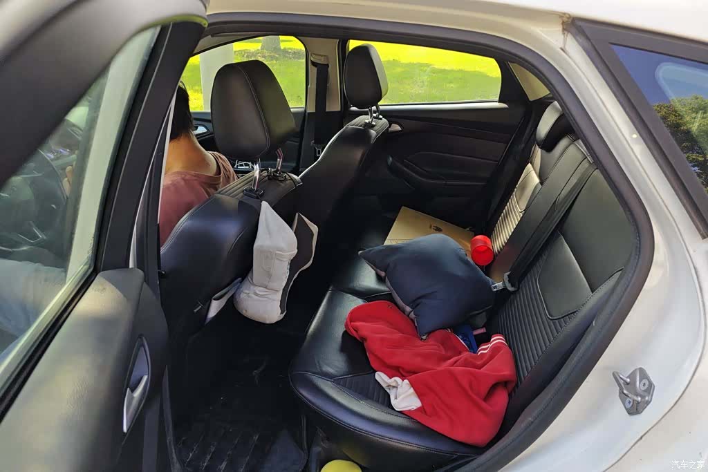 Ford Focus, 2016 11