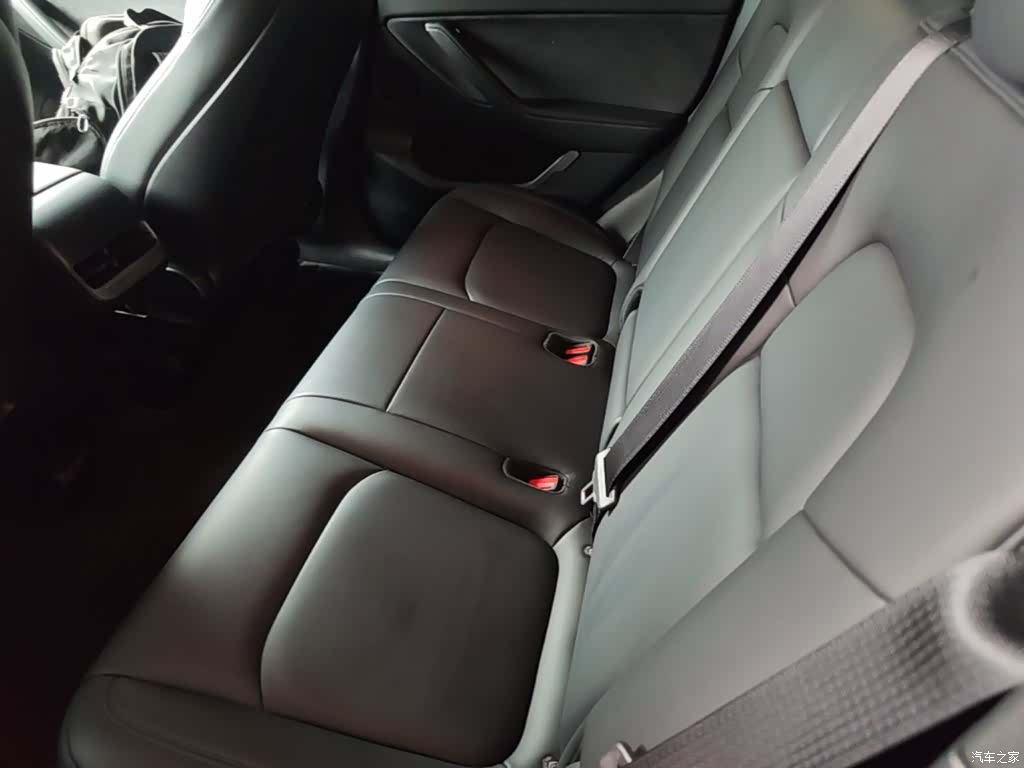 Tesla Model Y, 2021 17