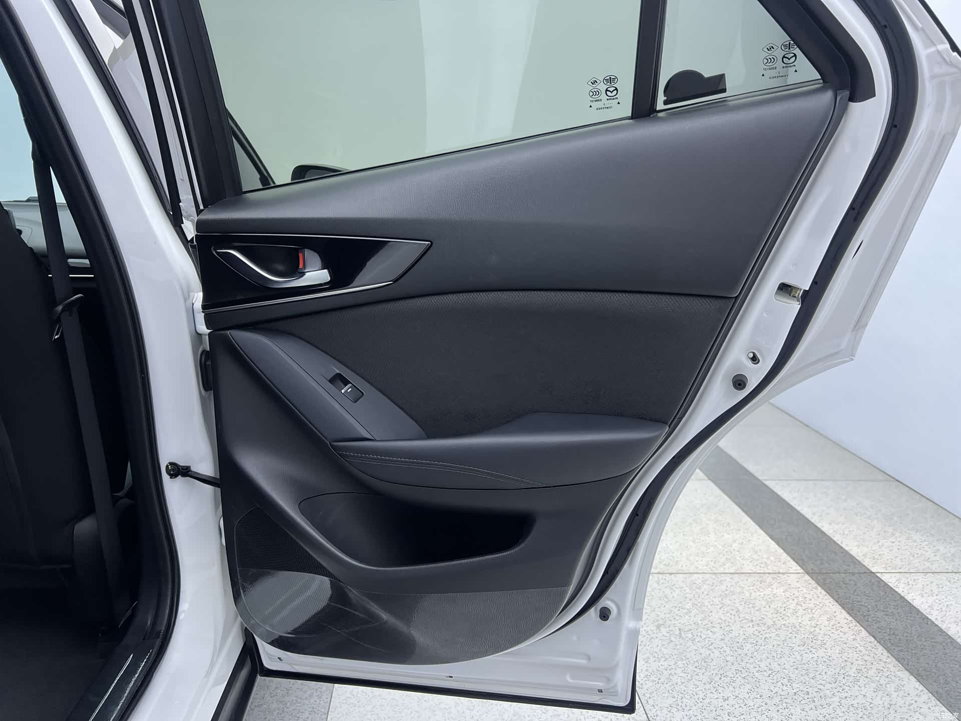 Mazda CX-4, 2023 22