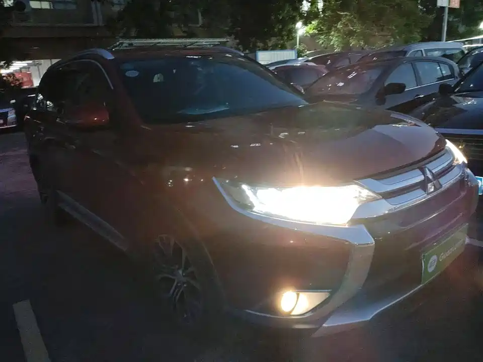 Mitsubishi Outlander