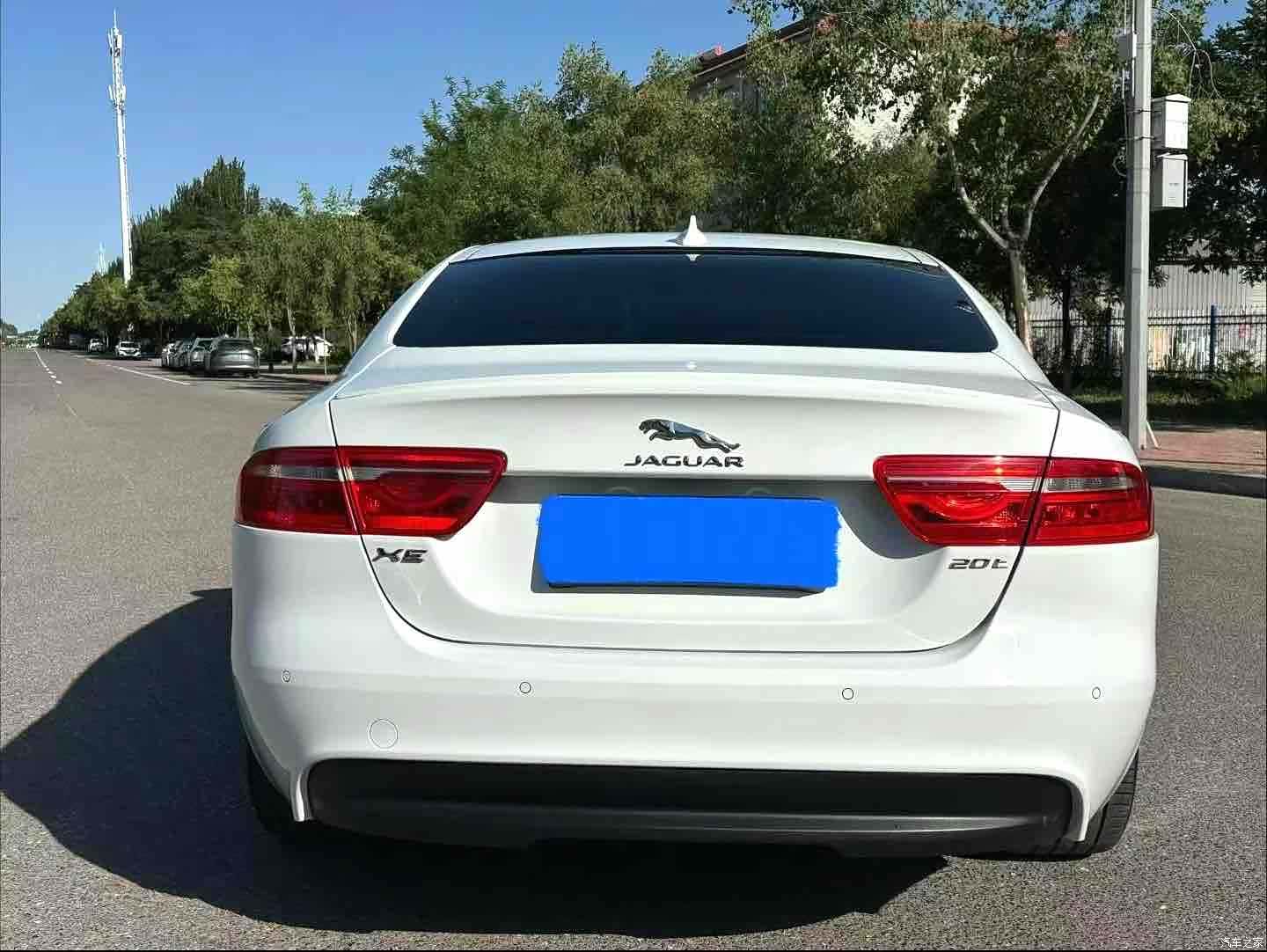 Jaguar XE, 2017 8