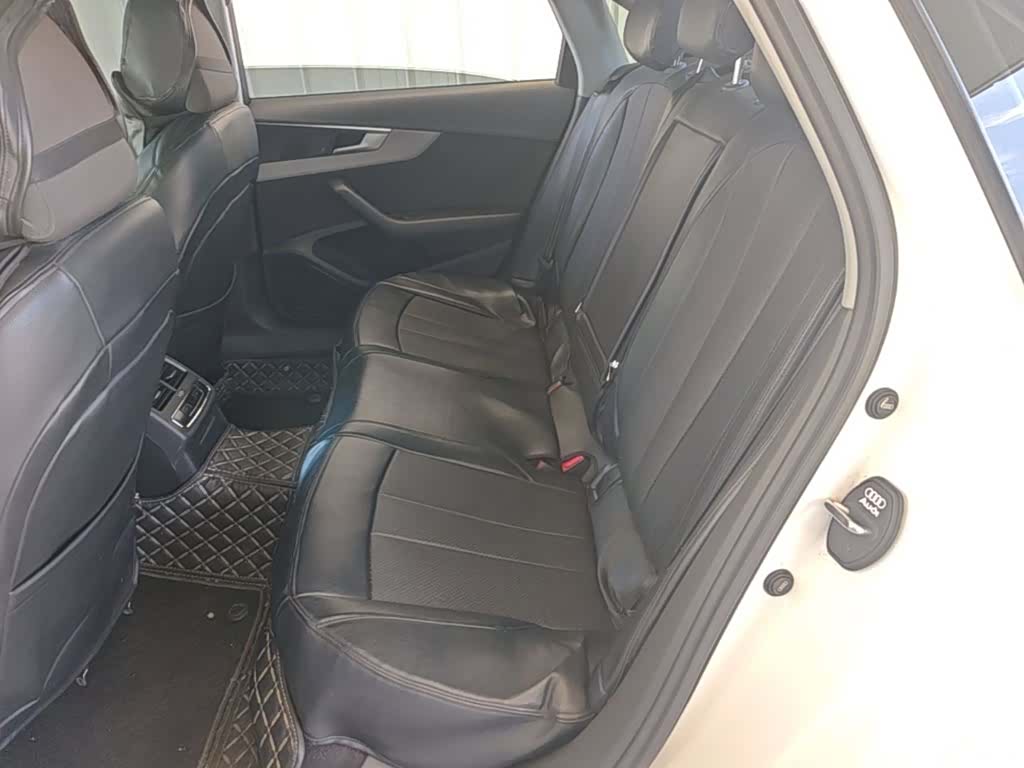 Audi A4L, 2018 17