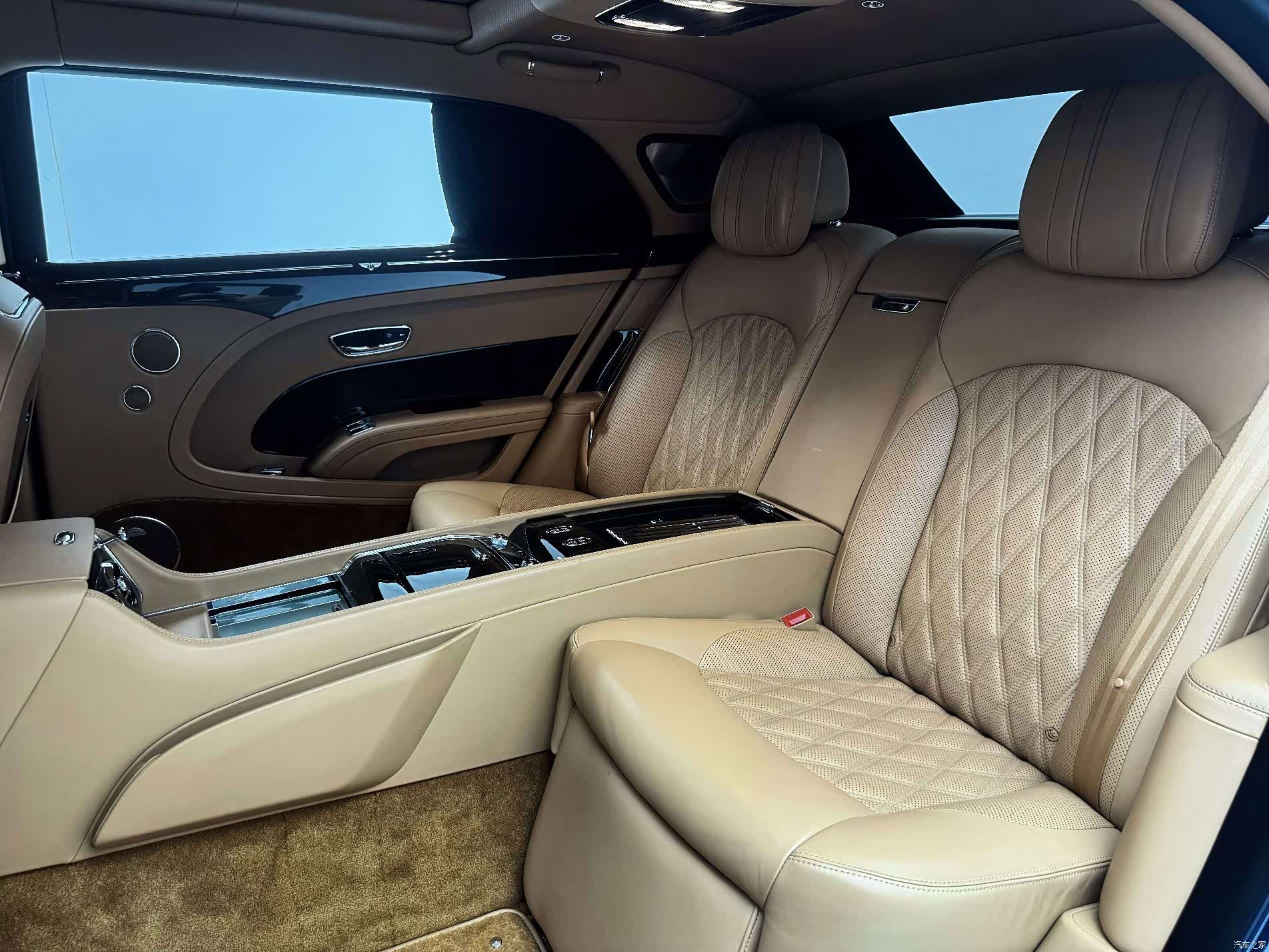 Bentley Mulsanne, 2017 25