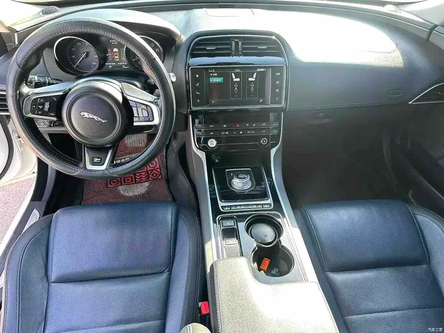 Jaguar XE, 2017 все фото