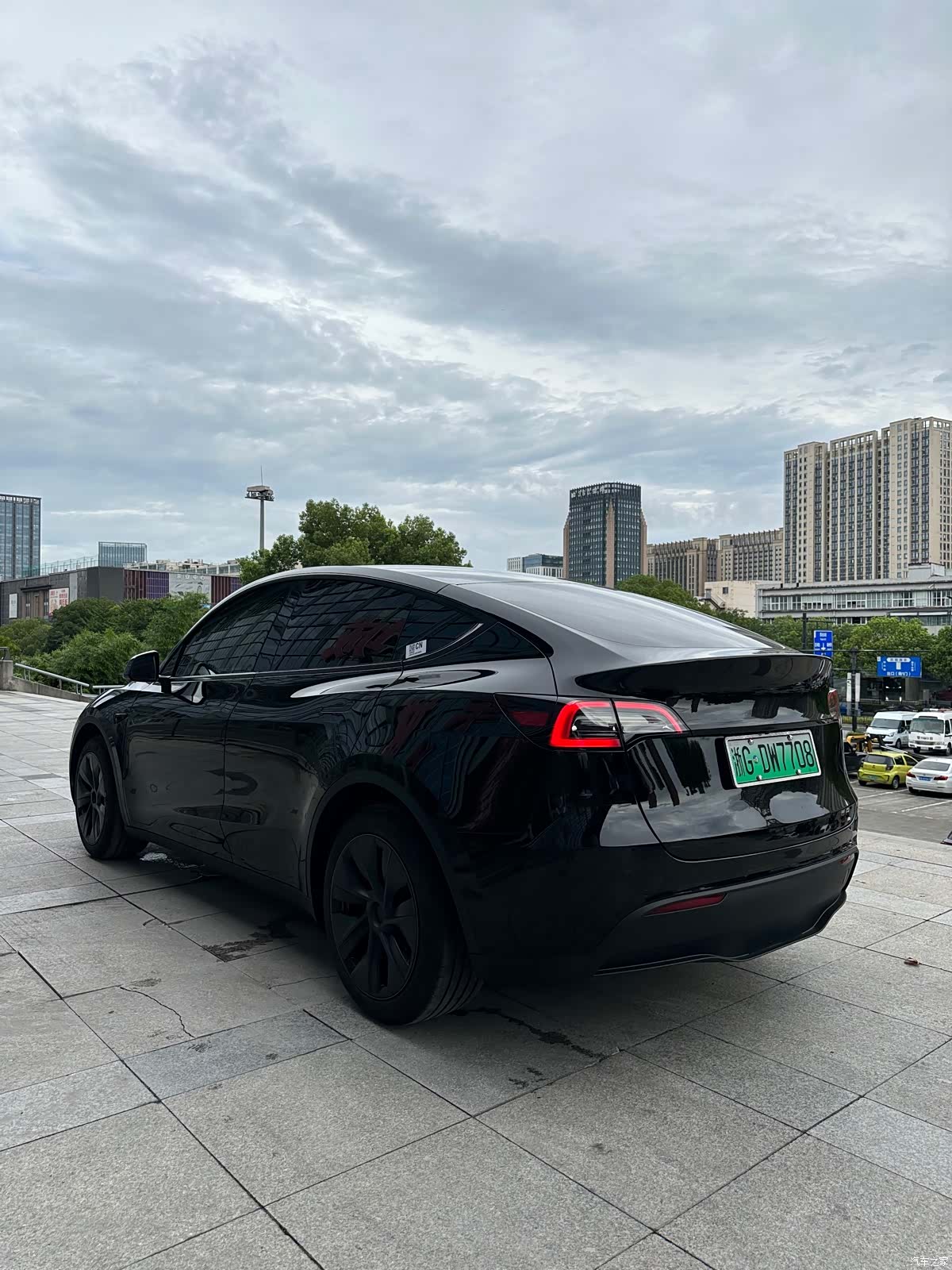 Tesla Model Y, 2024 10