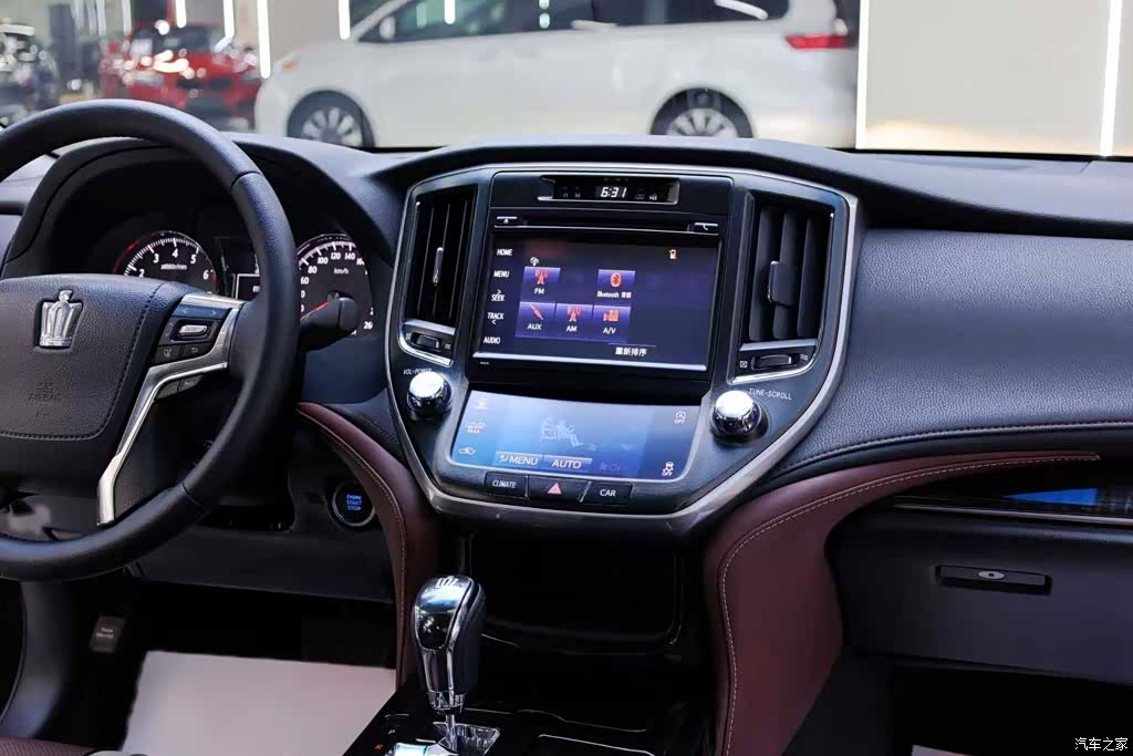 Toyota Crown, 2017 6