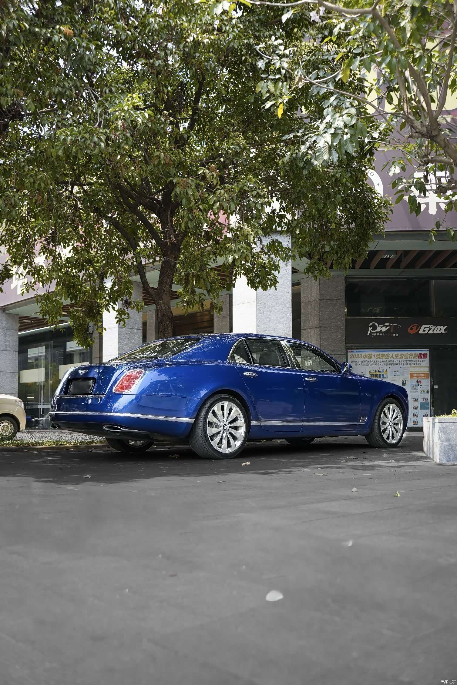 Bentley Mulsanne, 2013 6