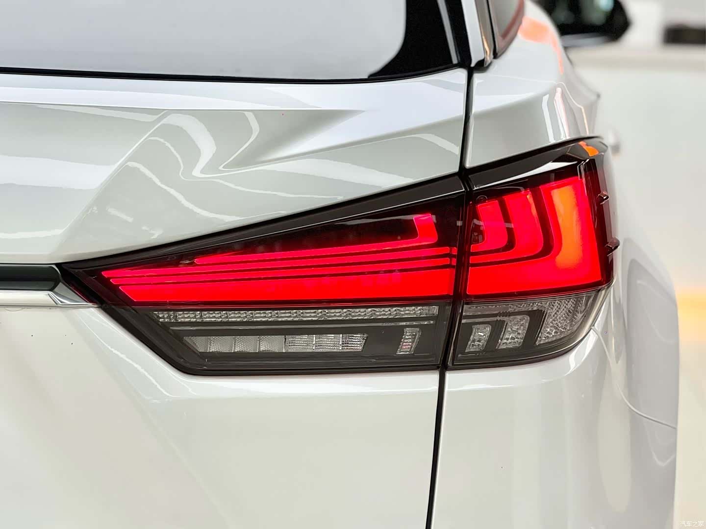 Lexus RX, 2019 18