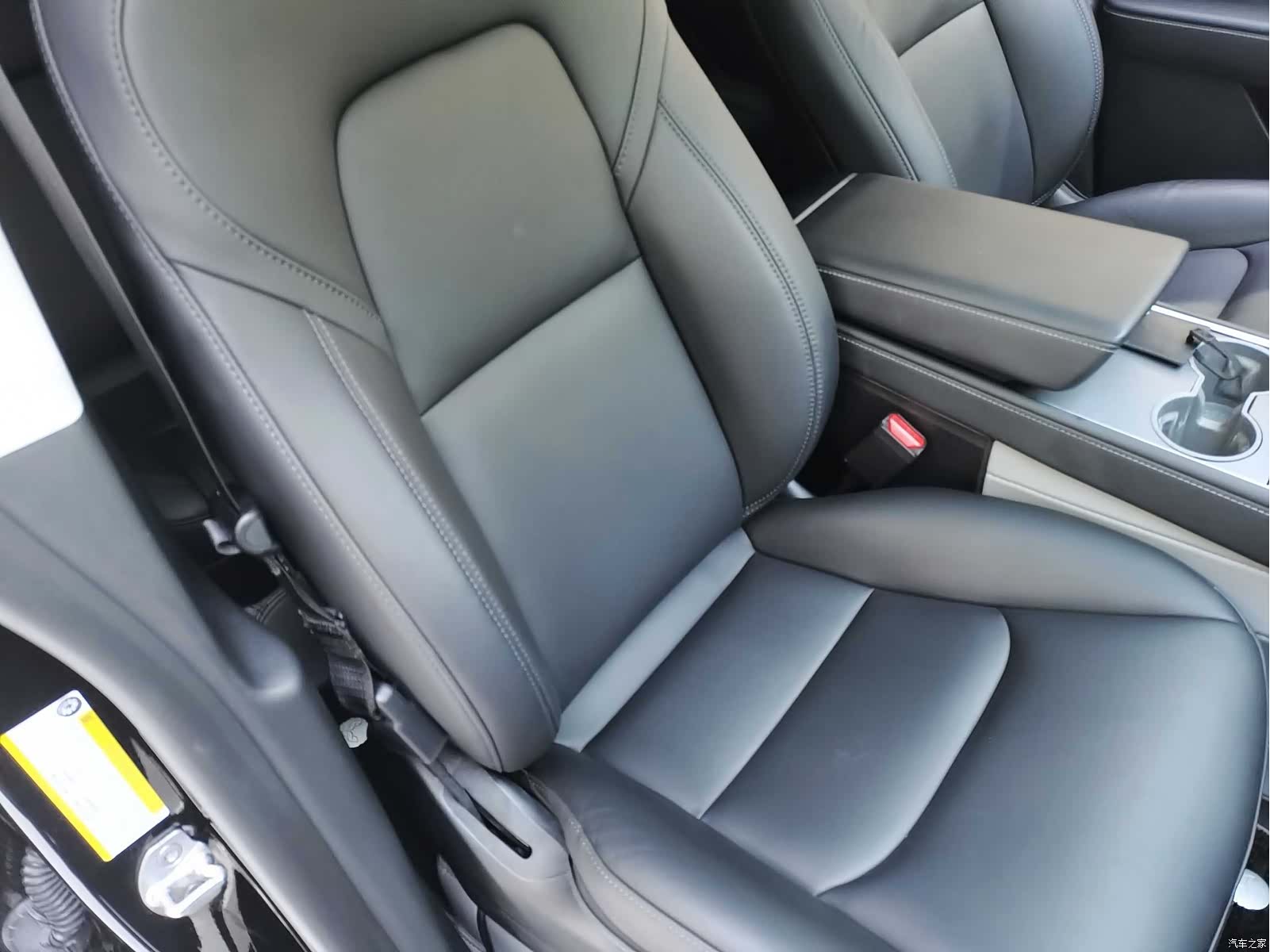 Tesla Model Y, 2023 10
