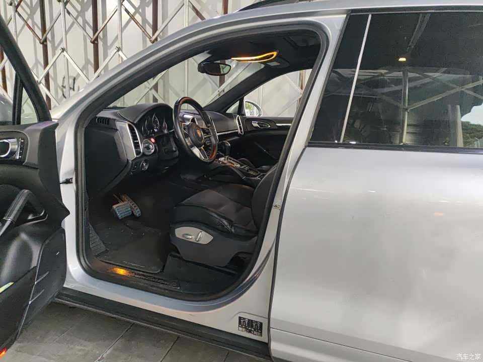 Porsche Cayenne, 2017 все фото