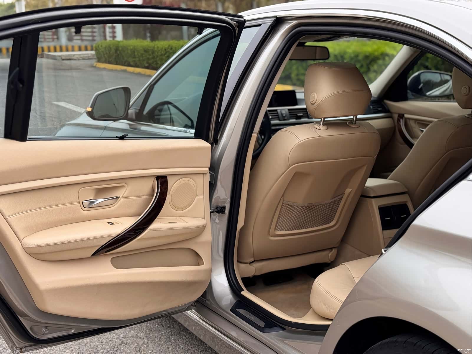 BMW 3 Series, 2013 11